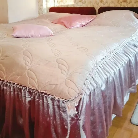아파트 One Bedroom In *